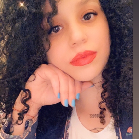 Meet your Posher, Kennya - Picture 7 of 13